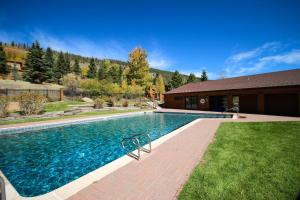 Πισίνα στο ή κοντά στο Tennis Townhomes 1323 by SummitCove Lodging