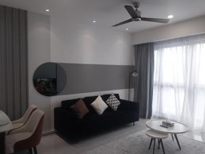 Posezení v ubytování AGILE Luxury Suite at TRX Kuala Lampur