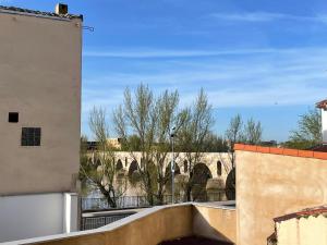 a view of a bridge from a building at VUT LOS CONDES Garaje privado in Zamora