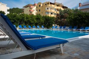 Bazén v ubytování Hotel Besani nebo v jeho okolí