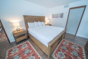 Letto o letti in una camera di Quicksilver 1605 by SummitCove Lodging