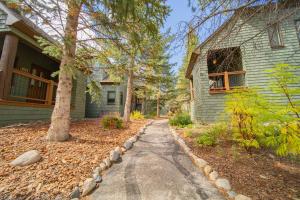 Gallery image of Soda Spring 1917 by SummitCove Lodging in Keystone