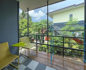 Ban công/sân hiên tại The Endless Bangtao Residence 1987