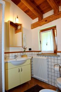 Koupelna v ubytování La Vrille - chambres d'hôtes