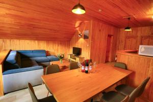Posedenie v ubytovaní Strandi Apartmanok- Boglárka