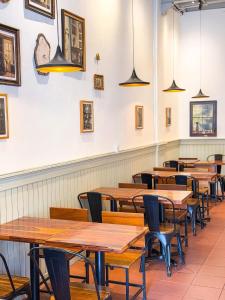 Restaurace v ubytování Moustachz Hauze , Georgetown