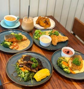 Jídlo v penzionu nebo okolí + 14 fotografií