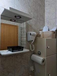 A bathroom at Apartman Fontana
