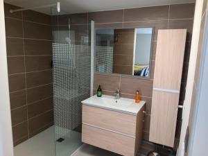 ภาพในคลังภาพของ Villa Naturiste K6nat Jacuzzi ในกัปดากด์