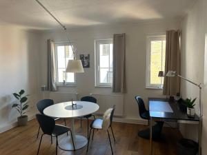 Afbeelding uit fotogalerij van Stylisches Apartment mit großem Tageslichbad am Marktplatz in Leonberg