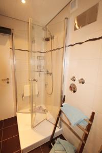 Et badeværelse på Weitblick + 10 billeder