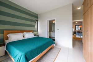 Voodi või voodid majutusasutuse Sea view apartment toas
