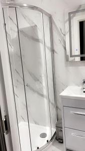 Koupelna v ubytování Entire Luxville 5 Bedroom Home