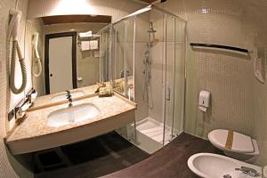 Koupelna v ubytování Hotel La Paül