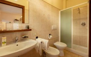 A bathroom at Cascina La Commenda