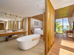 Fotografie z fotogalerie ubytování Beachfront Villa 3-bedroom - Breakfast buffet v destinaci Dien Ban