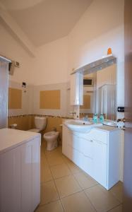 Phòng tắm tại B&B La Sirena
