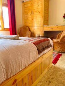 Gallery image of Luxury 1 BHK Apartment for Rent in Naggar,Manali with Modern Kitchen, Wooden Interior, and Spacious Bathroom in Nagar