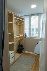 Billede fra billedgalleriet på Golden Light - 3BR Luxury Central i Bŭnzareto