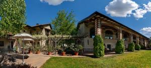 A garden outside Cascina La Commenda