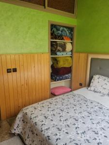 Postel nebo postele na pokoji v ubytování Atlas Homes