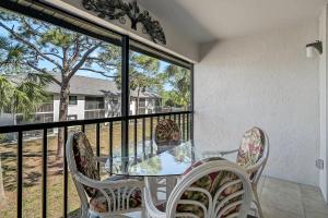 En balkon eller terrasse på Nautical Nest