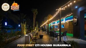 Uptown Residences的证书、奖牌、标识或其他文件