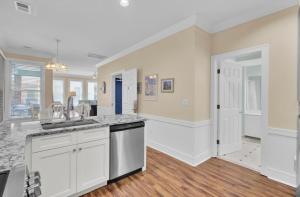 Foto sihtkohas Isle of Palms asuva majutusasutuse Boardwalk 124 by Wild Dunes, with Amenities galeriist