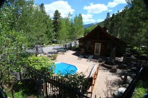 Πισίνα στο ή κοντά στο Seasons 1851 by SummitCove Lodging