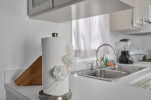 Nhà bếp/bếp nhỏ tại LIV Resort, Private Jacuzzi and Pet Friendly
