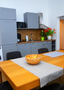 Kuchyň nebo kuchyňský kout v ubytování Jimmys Apartments XXL