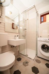 Kúpeľňa v ubytovaní Apartments Vitoria + 19 fotografií