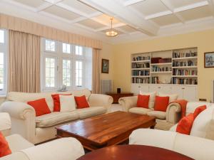 Ruang duduk di Alston Hall