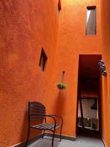 SantiagoにあるCasa Colonial en Santiago Pueblo Mágico by Adhocの椅子