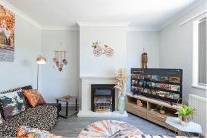 Χώρος καθιστικού στο ELROI Willerby Road Boho Comfy Home 2 Bedrooms