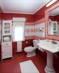 A bathroom at Gastrohotel Boutique El Pescador