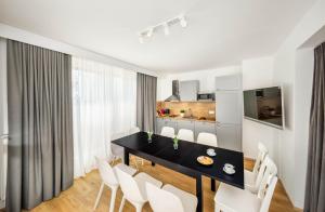 Kuchyň nebo kuchyňský kout v ubytování Jimmys Apartments XXL