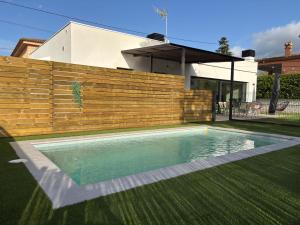 Bazén v ubytování ESPECTACULAR CASA EN LLAGOSTERA - Costa Brava, CON PISCINA nebo v jeho okolí