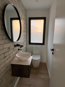 Koupelna v ubytování ESPECTACULAR CASA EN LLAGOSTERA - Costa Brava, CON PISCINA