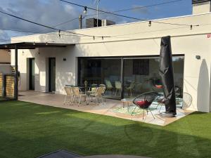 Patio nebo venkovní prostory v ubytování ESPECTACULAR CASA EN LLAGOSTERA - Costa Brava, CON PISCINA