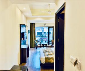 Posezení v ubytování White Crest Amritsar - 300 mtr from golden temple ! Prime location ! parking ! hygenic rooms !