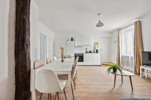 Dapur atau dapur kecil di 10 min from Disneyland with parking space