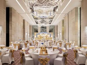 Restaurace v ubytování Pullman Dubai Downtown + 37 fotografií