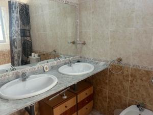 Ένα μπάνιο στο Maria Apartment Cabo Roig +14 φωτογραφίες