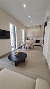 Η κουζίνα ή μικρή κουζίνα στο Navas 101 Cosmopolitan Loft +27 φωτογραφίες