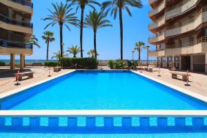 Bazén v ubytovaní VISTAS PLAYA y CLIMATIZADO alebo v jeho blízkosti