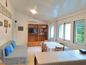 LímniにあるCoastal Garden Houseのギャラリーの写真