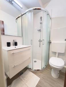 Ένα μπάνιο στο Champagne Apartments +35 φωτογραφίες