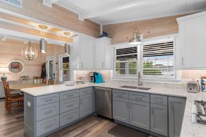 Gallery image of Private Pool and Just a 3 Minute Walk to the Beach in Pawleys Island +33 photos