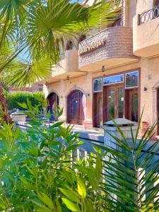 Το κτήριο όπου στεγάζεται  το bed & breakfast